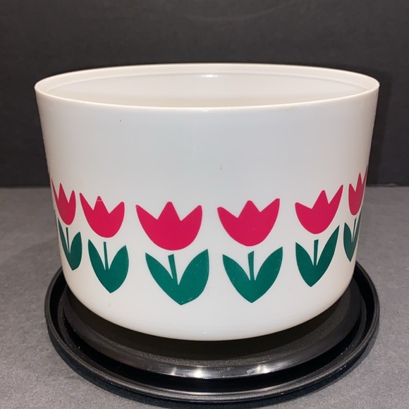 1980’s 3pc. Tupperware Stackable Tulip Canister Set With One Touch Lids - Picture 9 of 10